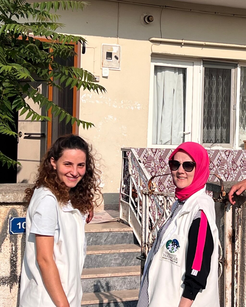 Instagram post from umutluyarinlardernegi. This post is in position 6.
