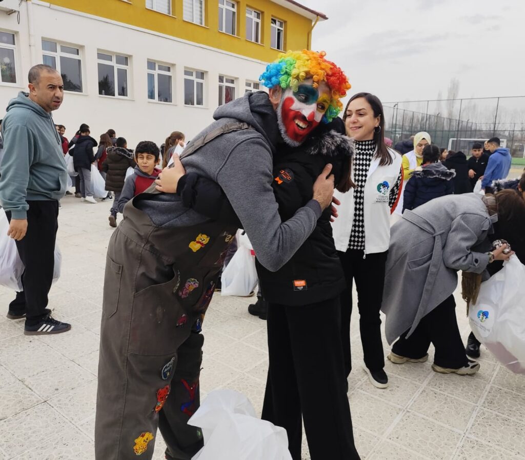 Instagram post from umutluyarinlardernegiyedek. This post is in position 4.