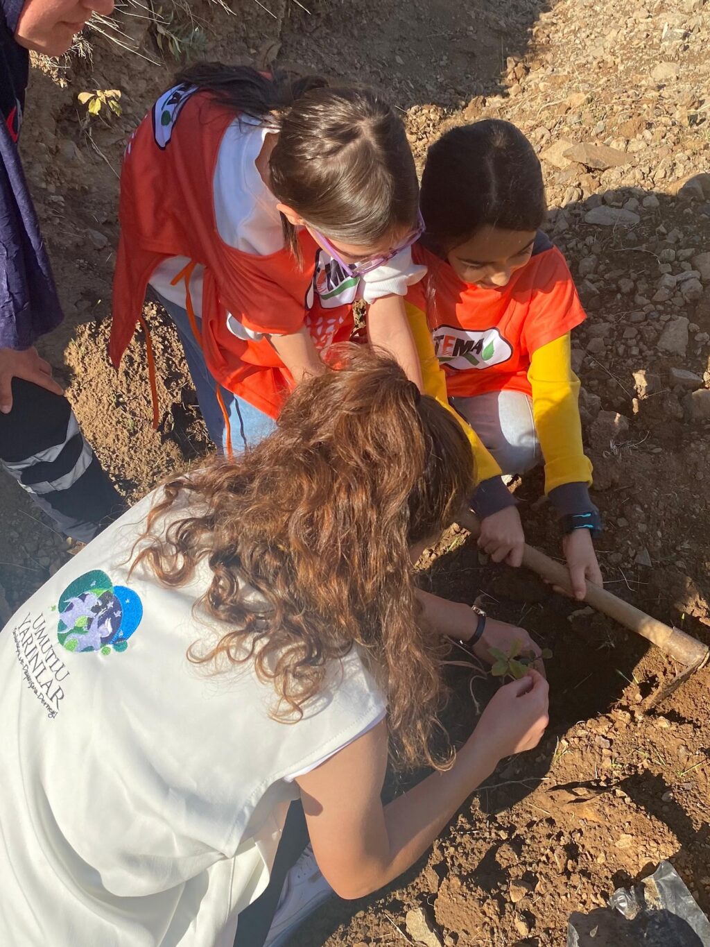 Instagram post from umutluyarinlardernegiyedek. This post is in position 2.