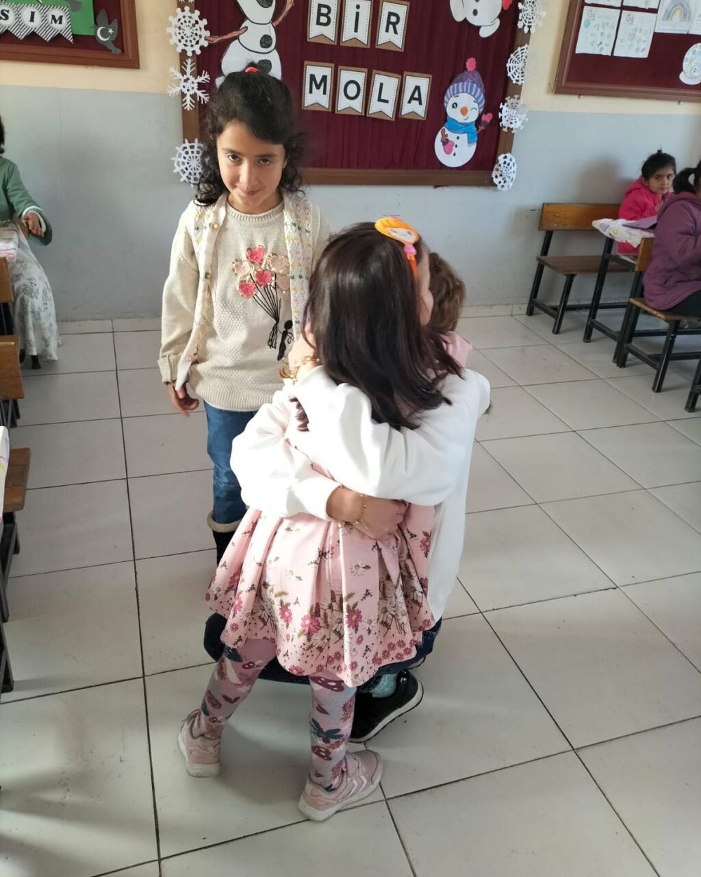 Instagram post from umutluyarinlardernegi. This post is in position 2.
