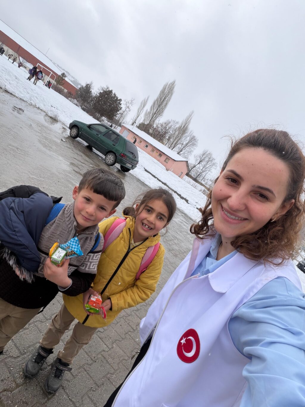 Instagram post from umutluyarinlardernegiyedek. This post is in position 3.