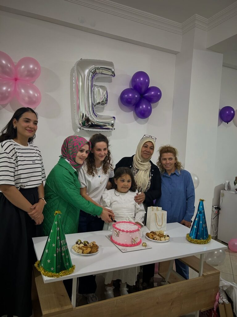 Instagram post from umutluyarinlardernegi. This post is in position 4.