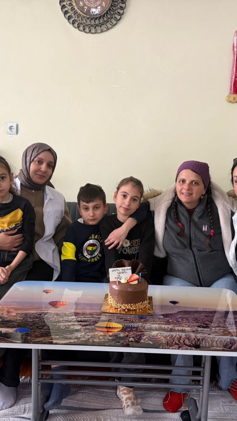 Instagram post from umutluyarinlardernegiyedek. This post is in position 8.