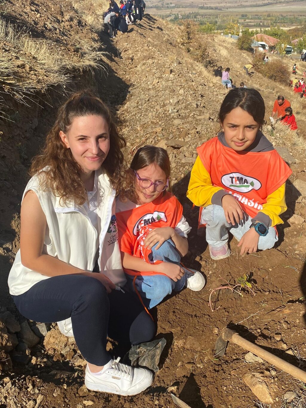 Instagram post from umutluyarinlardernegiyedek. This post is in position 0.