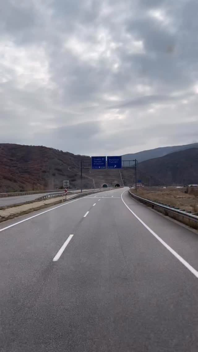 Instagram post from umutluyarinlardernegiyedek. This post is in position 38.